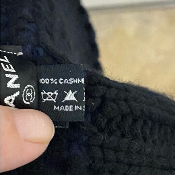 NWOT Chanel Navy Cashmere CC
Logo Shooting Star Scarf - Picture 13 of 16